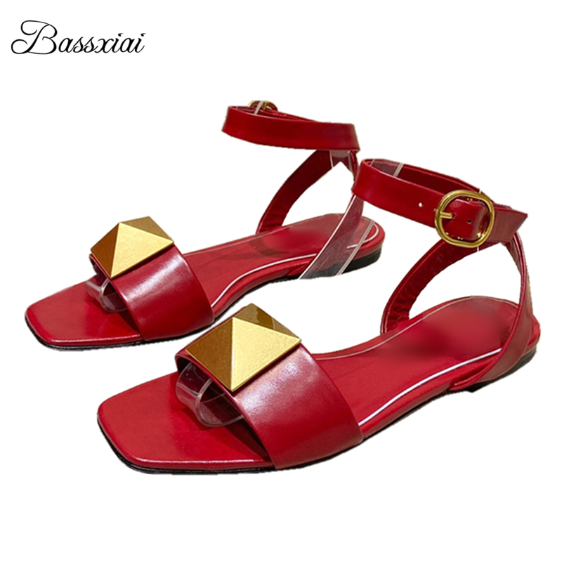 Leatherwork Rivets - Sandali decorativi con fibbia grande con