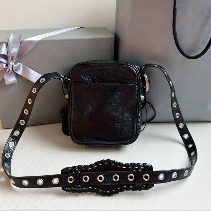 Nuova Borsa da Moto Stile Stre - Leatherwork Rivets recensione e prezzo