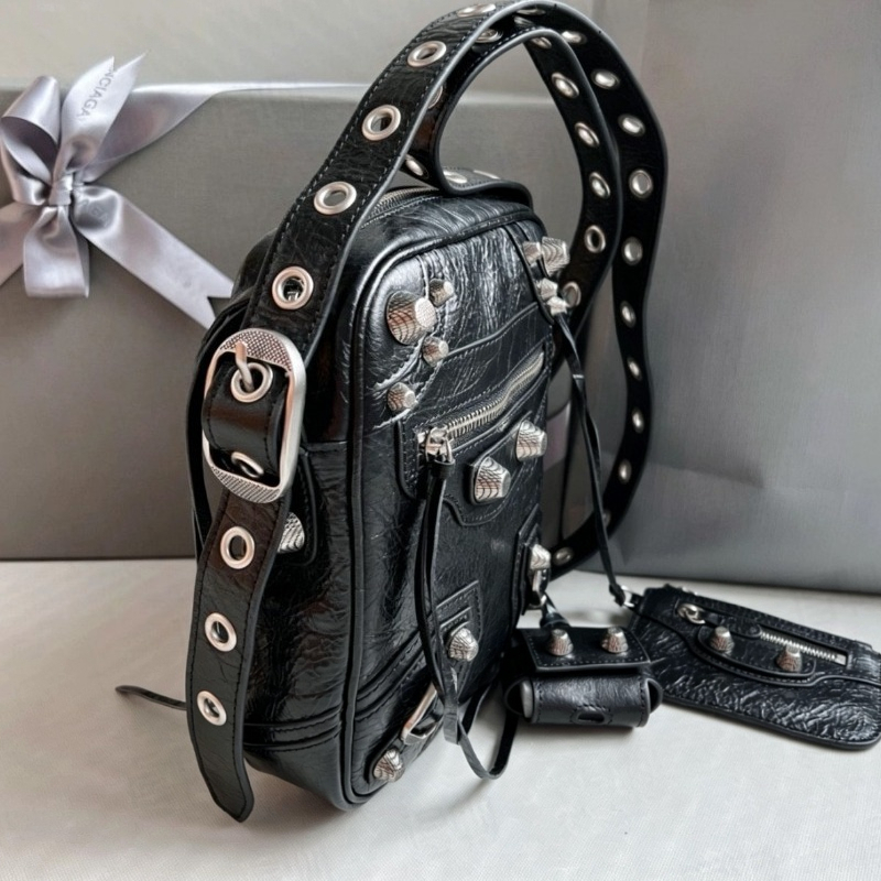 Nuova Borsa da Moto Stile Stre - Leatherwork Rivets recensione e prezzo
