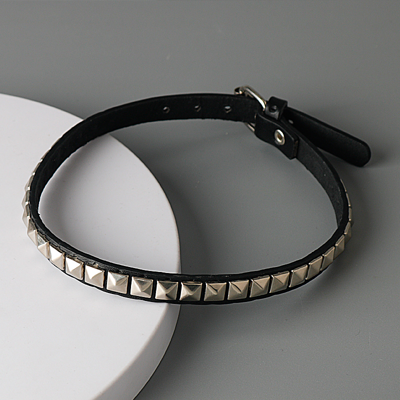 Collana Anime Death Note Misa  - Leatherwork Rivets recensione e prezzo